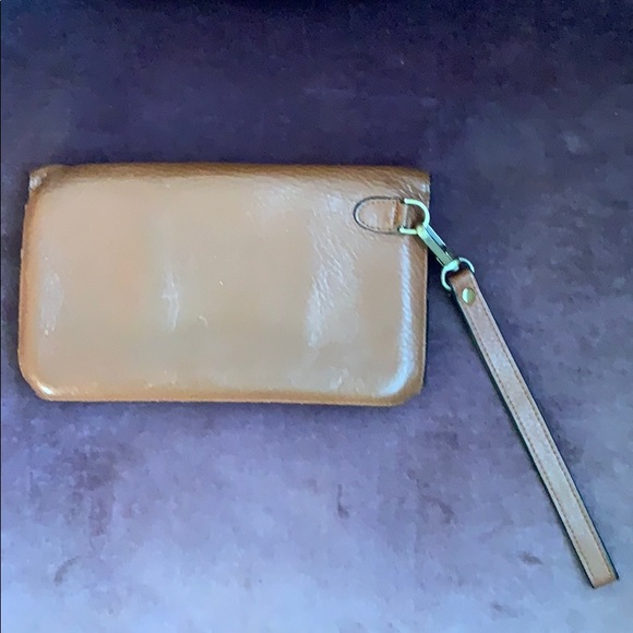 Ferragamo tan wristlet - Picture 8 of 8